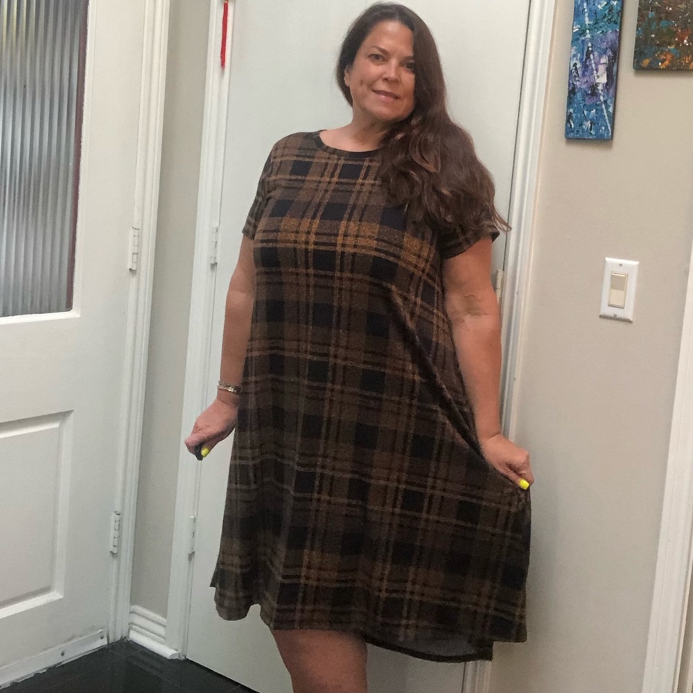 LuLaRoe NWT XL Carly Size 12 - 24 high low dress